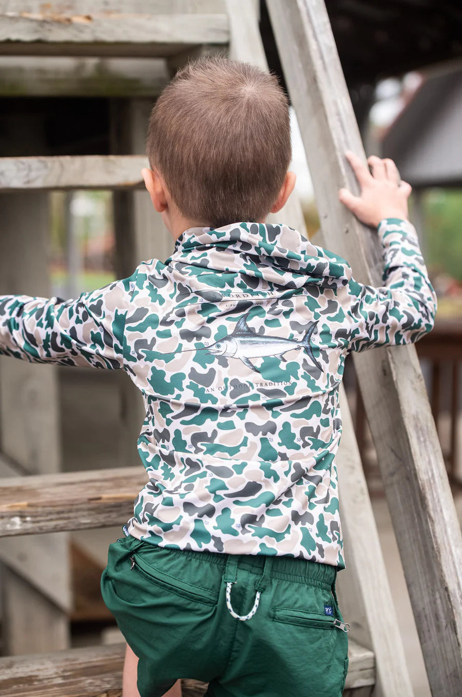 KID'S PRO PERFORMANCE HOODIE T-SHIRT IN  BREAK POINT CAMO WITH SWORDFISH