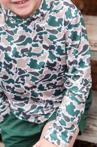 KID'S PRO PERFORMANCE HOODIE T-SHIRT IN  BREAK POINT CAMO WITH SWORDFISH