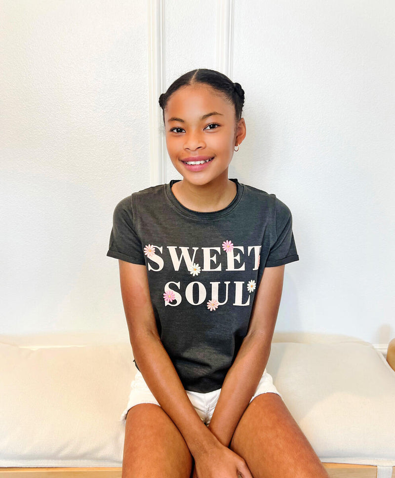 TWEEN SWEET SOUL EMBROIDERED FLOWERS GRAPHIC TEE