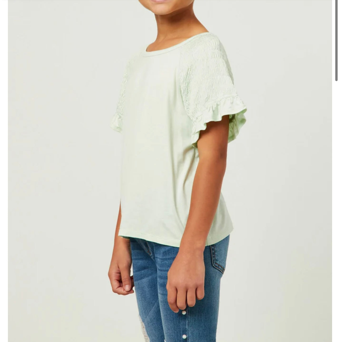 RUFFLE SHOULDER KNIT TEE